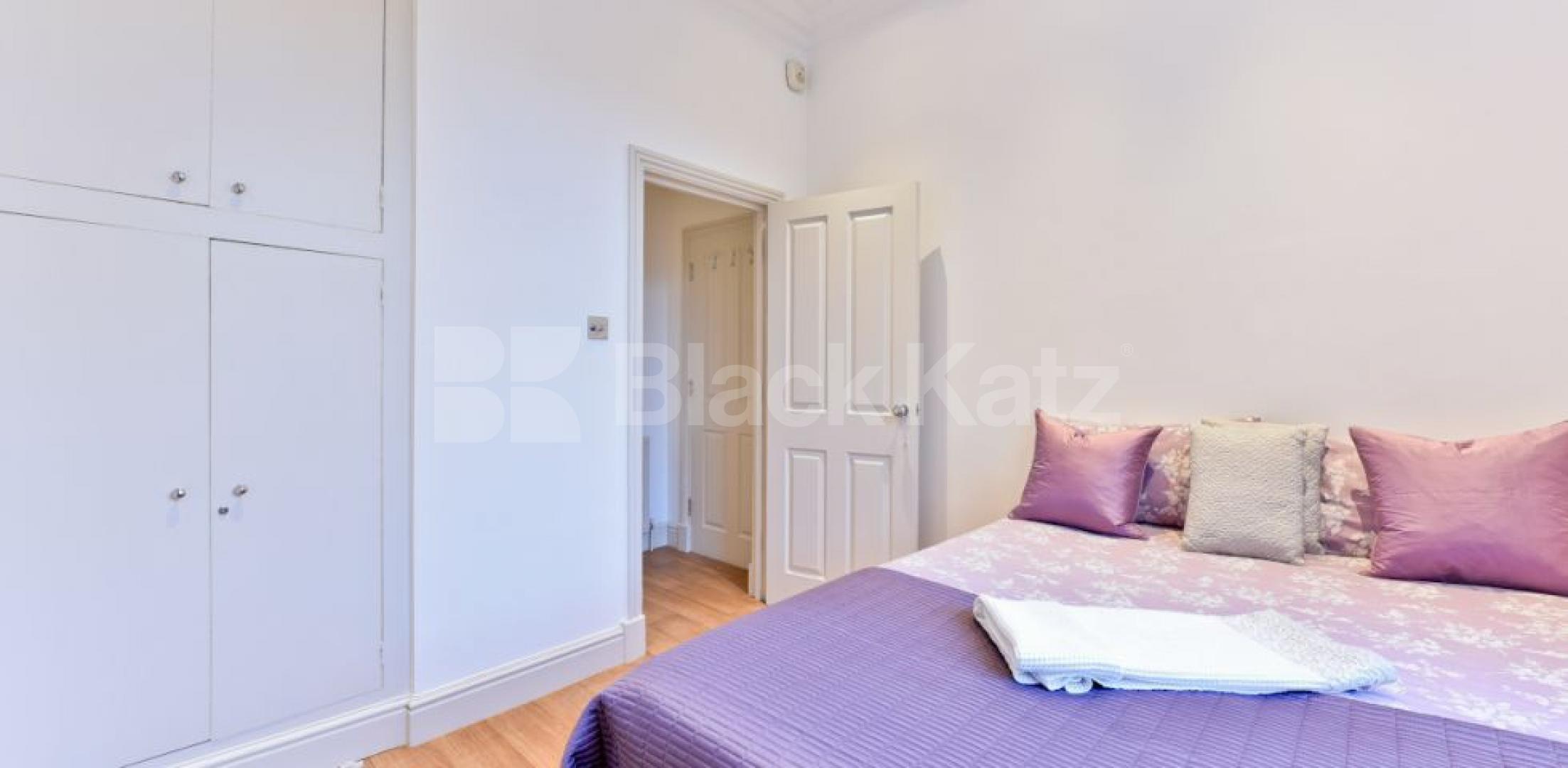 			STUNNING 1 BEDROOM PERIOD CONVERSION IN ISLINGTON, 1 Bedroom, 1 bath, 1 reception Flat			 Liverpool Road, ISLINGTON-BARNSBURY-HIGHBURY
